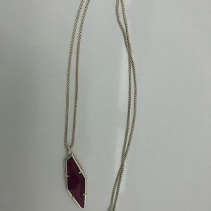 Kendra Scott maroon pendant necklace